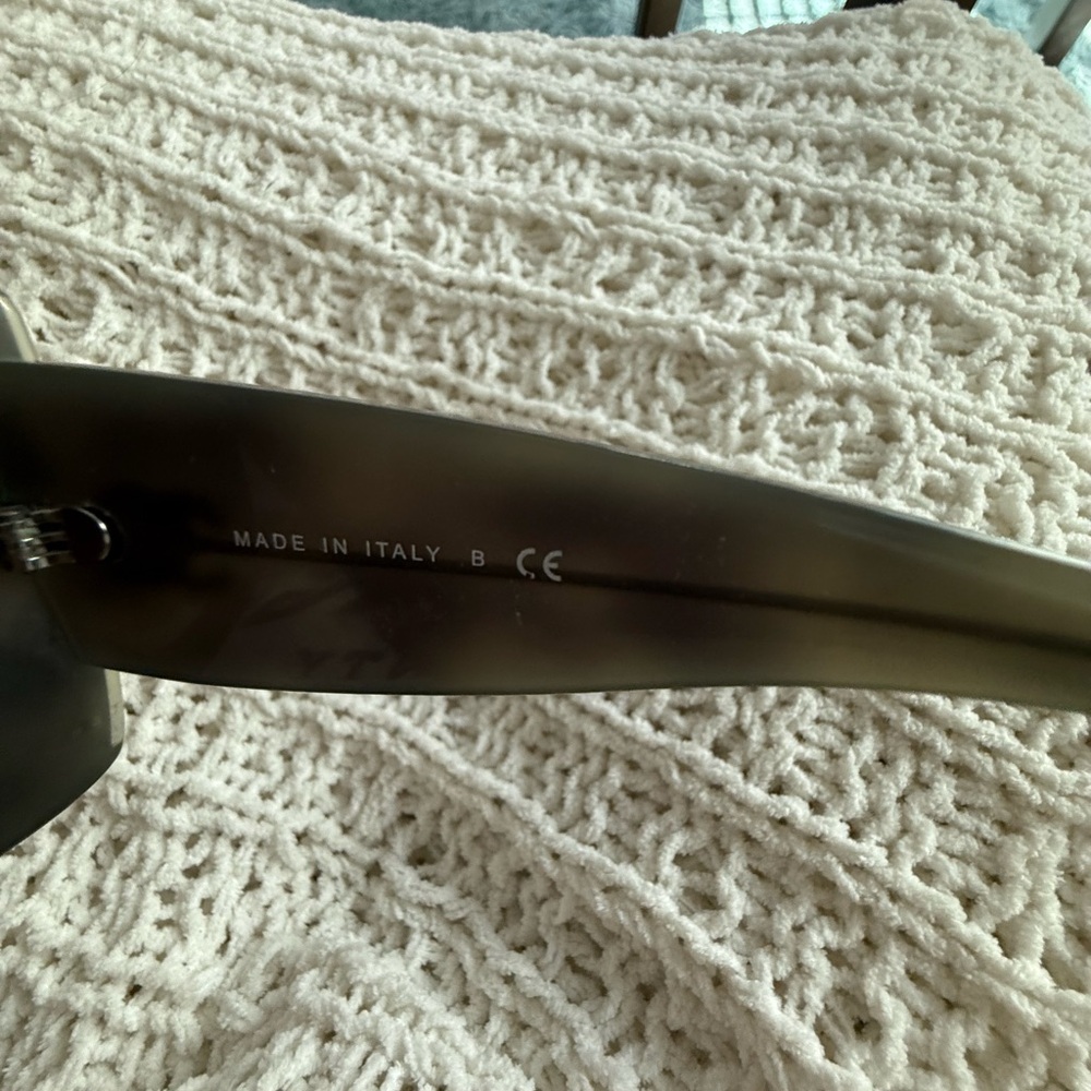 Chanel sunglasses Y2K authentic